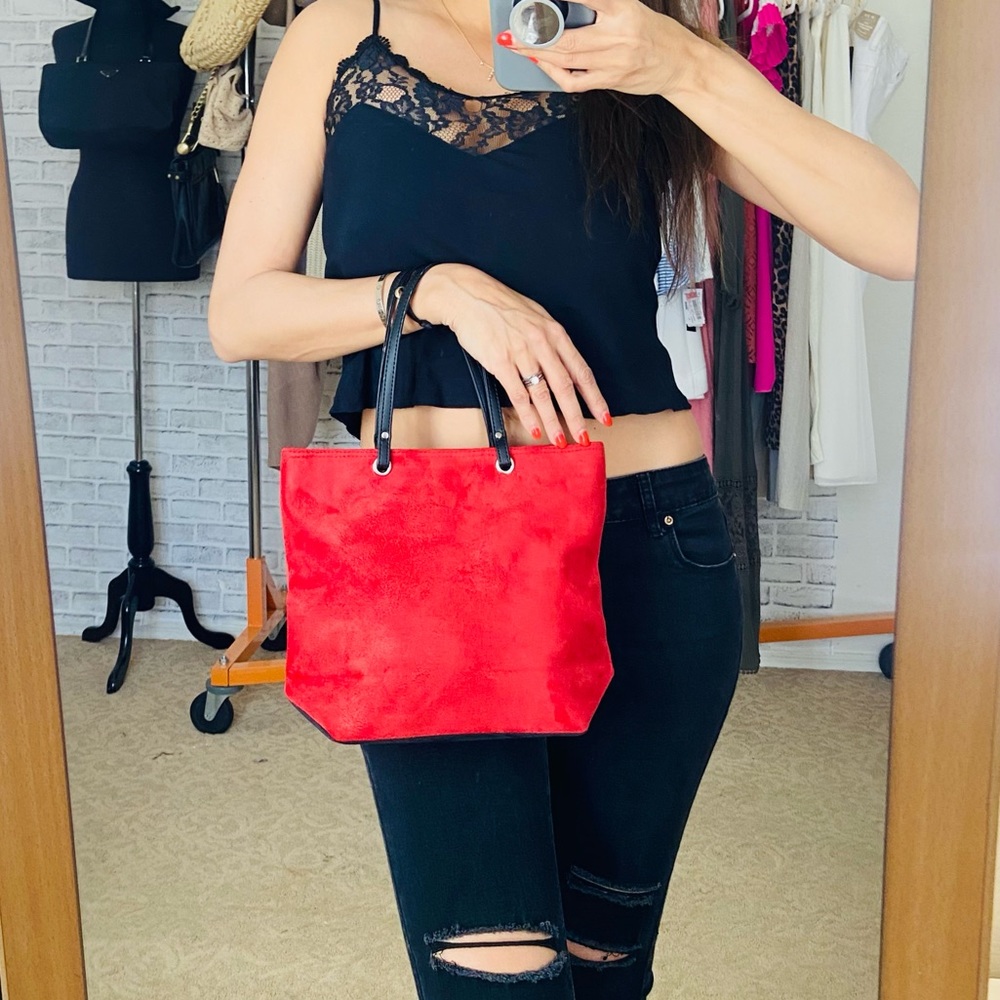 Beautiful little tote red velvet bag